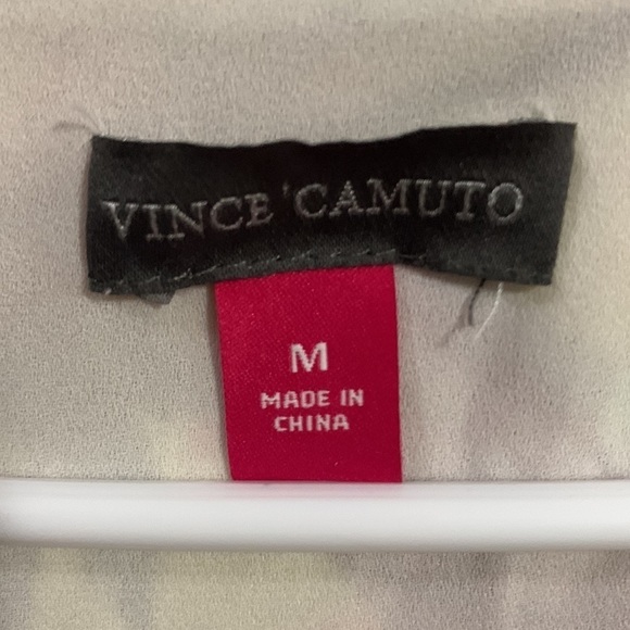 Vince Camuto Flutter sleeve V Neck top, lined, Sz Med, Floral, adorable!! - Picture 2 of 7